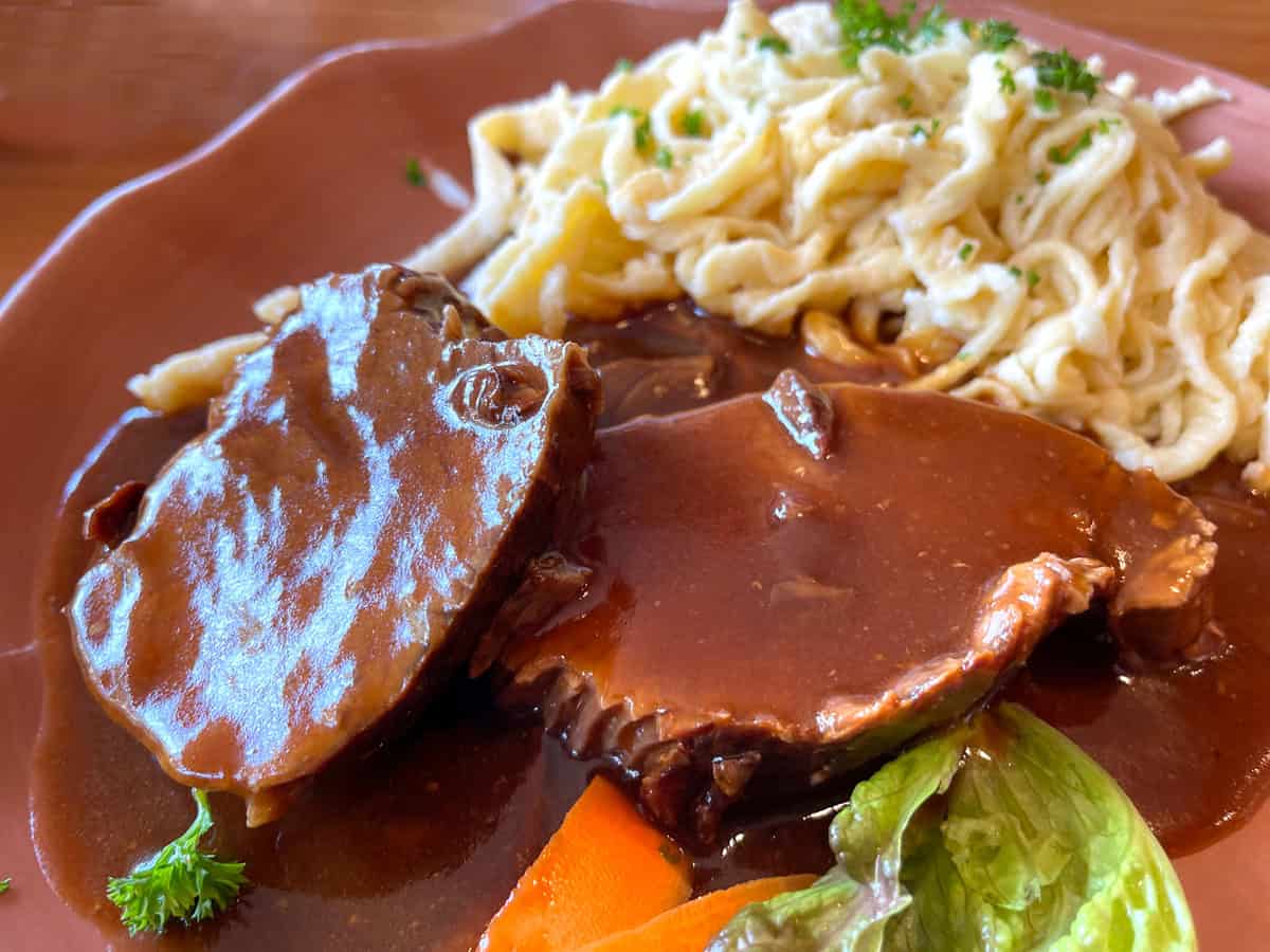 Sauerbraten: Daging Asam Manis Khas Rhineland