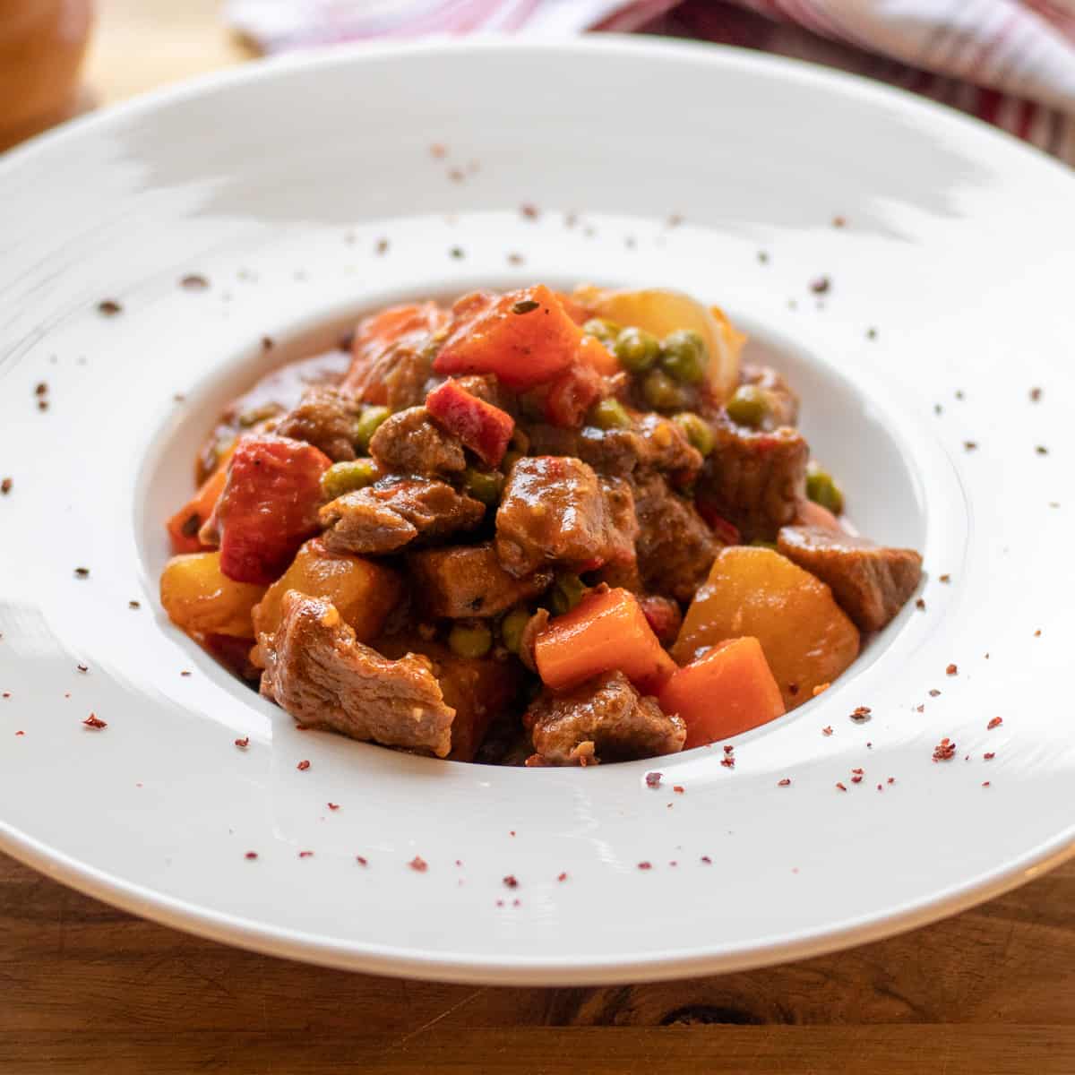 Tas Kebab: Semur Daging Slow Cooked ala Ottoman