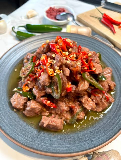 Bicol Express: Pedas Gurih dari Santan dan Cabai Khas Bicol